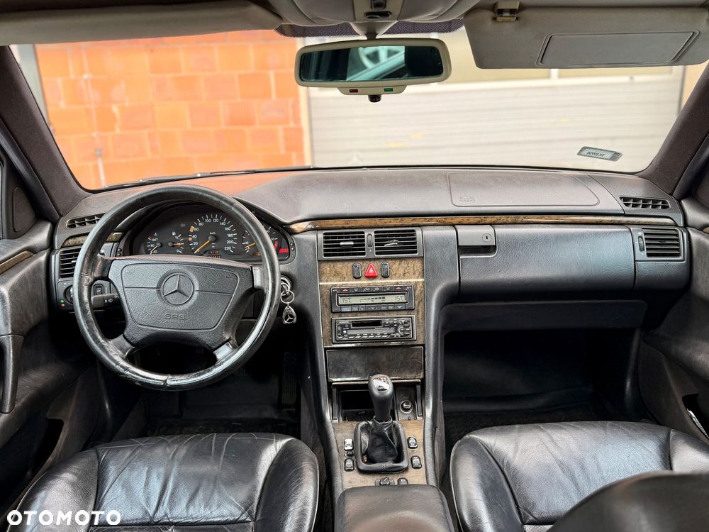 Mercedes-Benz Klasa E 250 D Avantgarde - 7