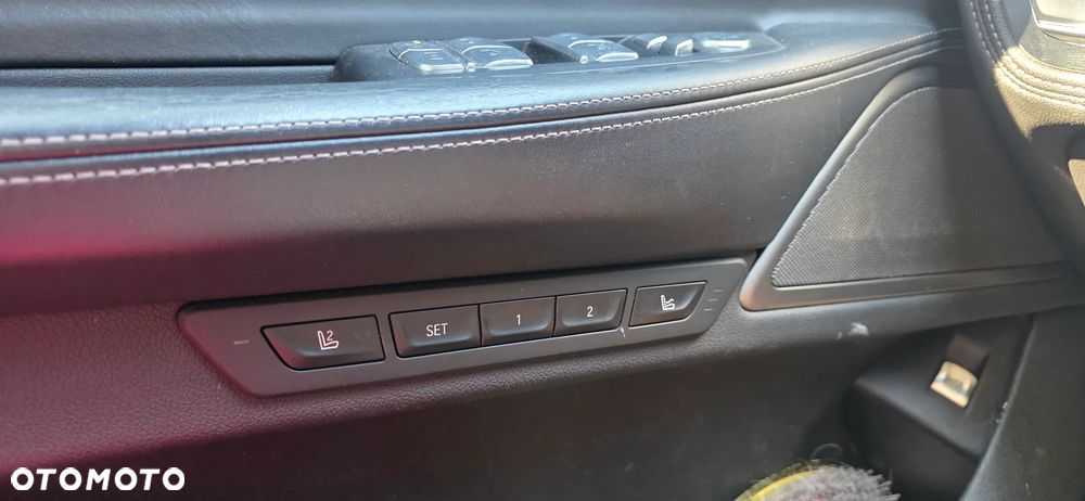 BMW Seria 7 750Li xDrive - 15