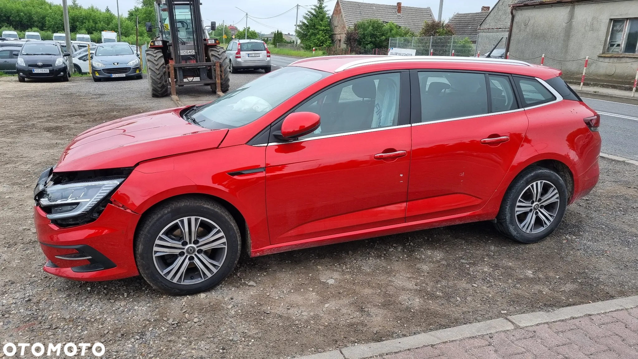 Renault Megane Grandtour TCe 140 GPF BUSINESS EDITION - 4