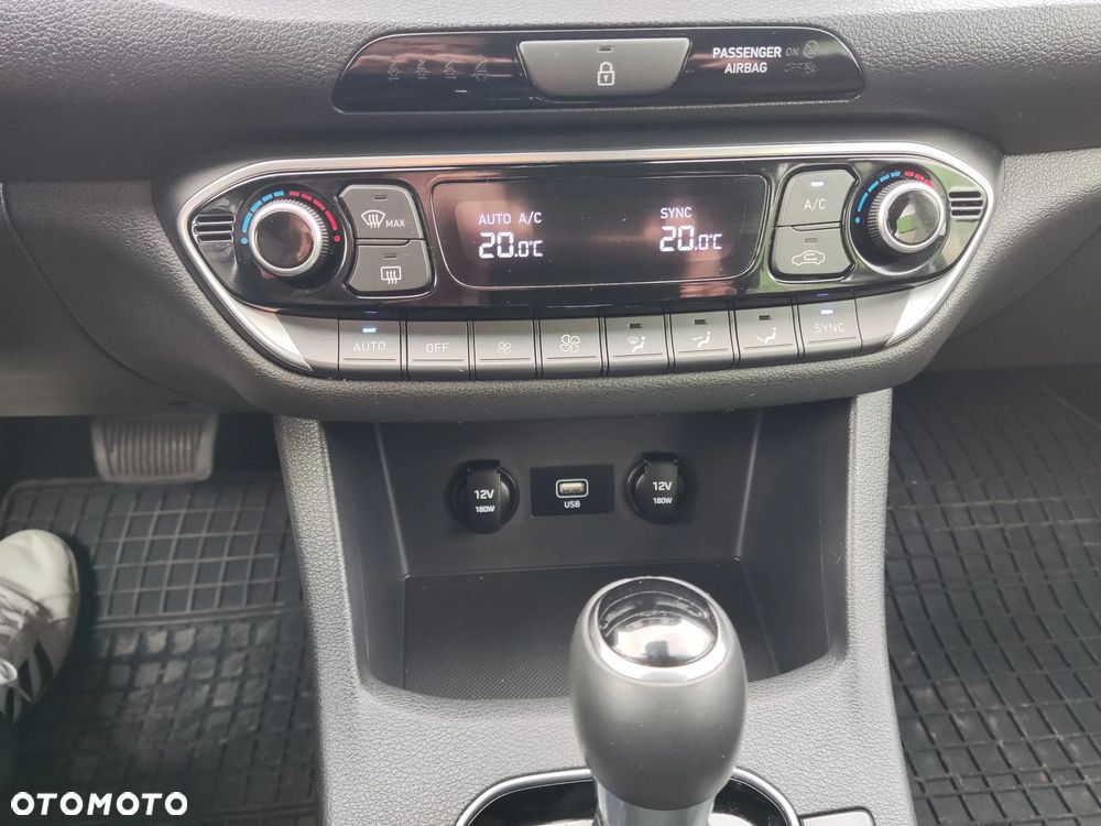 Hyundai i30 1.5 T-GDI 48V Comfort DCT - 18