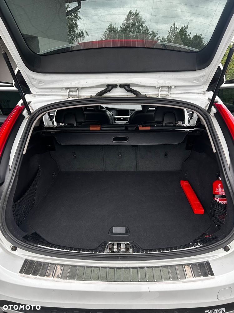 Volvo V60 Cross Country T5 AWD Momentum - 27