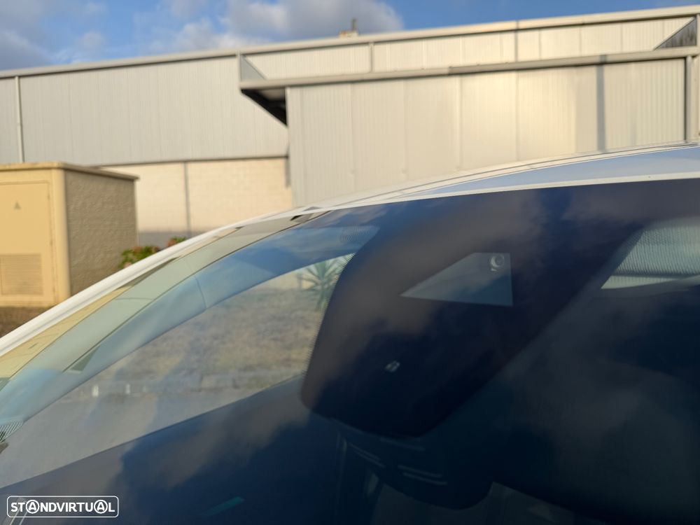 Peugeot e-208 Allure Pack - 25