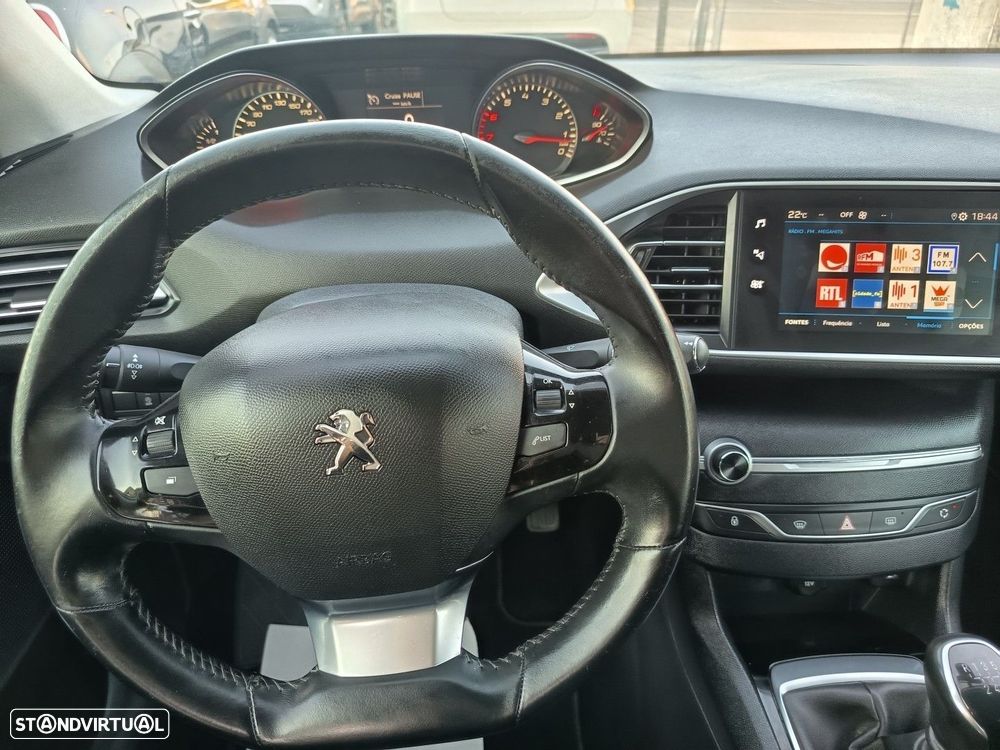Peugeot 308 SW 1.2 PureTech Style - 19
