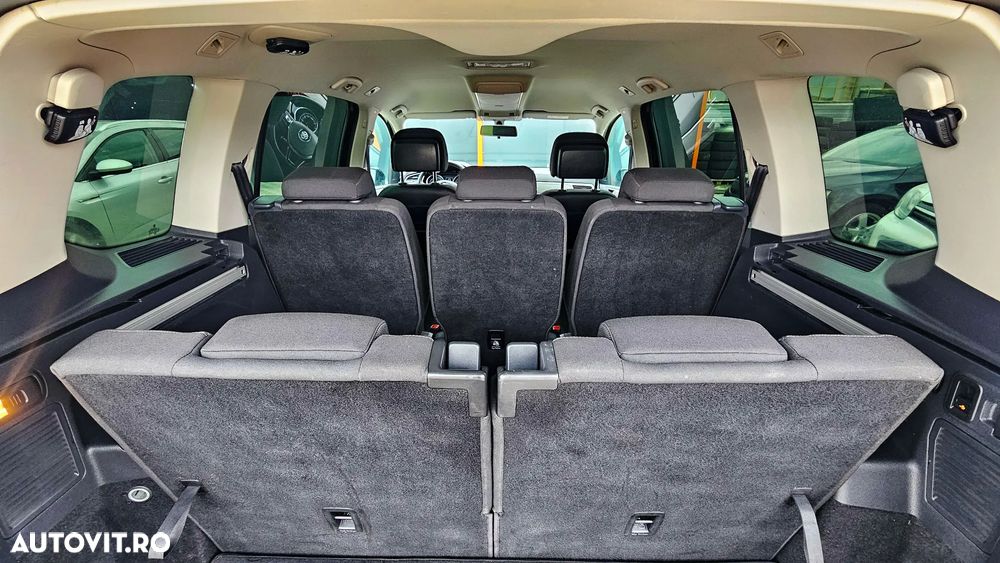 Volkswagen Touran - 9