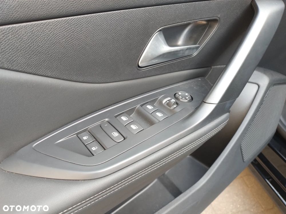 Peugeot 308 1.2 PureTech GPF Allure S&S EAT8 - 12