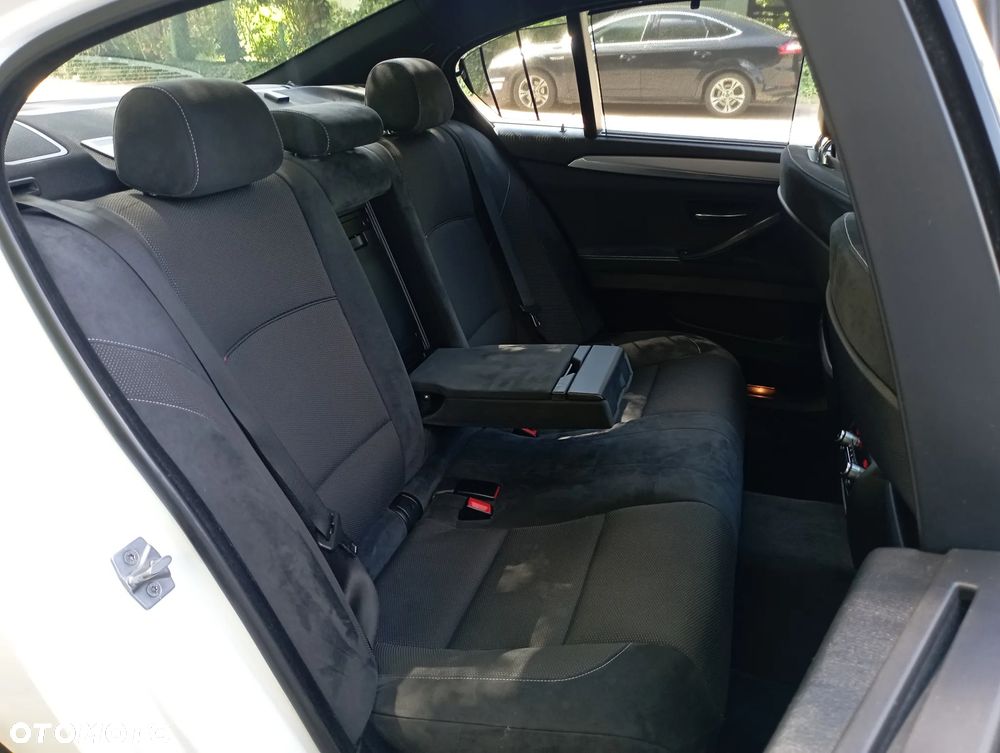 BMW Seria 5 535d xDrive - 11