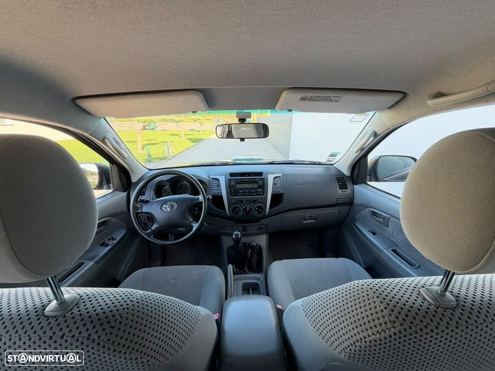 Toyota Hilux - 7
