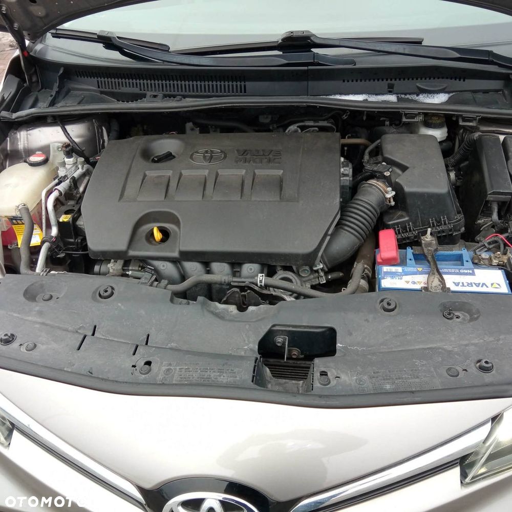 Toyota Avensis 1.8 Prestige - 27