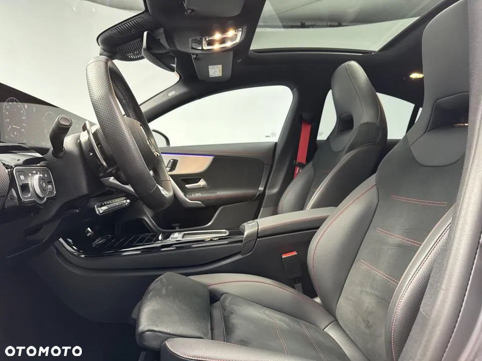 Mercedes-Benz CLA AMG 35 4-Matic 7G-DCT - 12