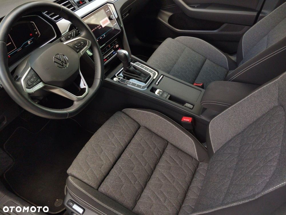 Volkswagen Passat - 15