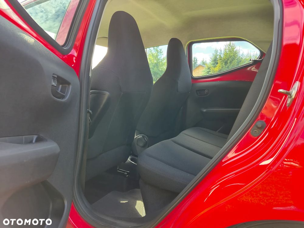 Toyota Aygo x-play - 24