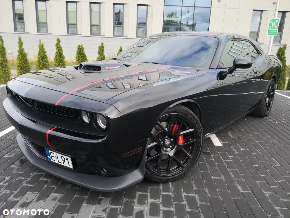 Dodge Challenger - 1