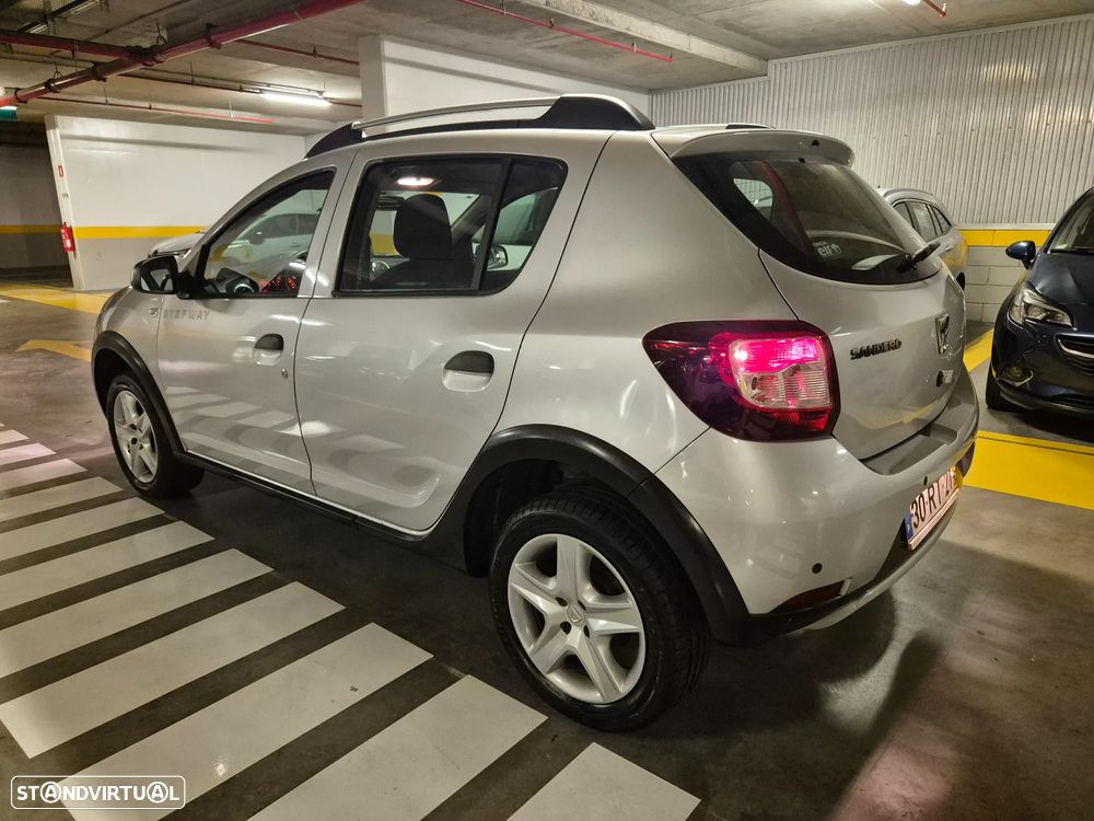 Dacia Sandero 0.9 TCe Stepway - 11
