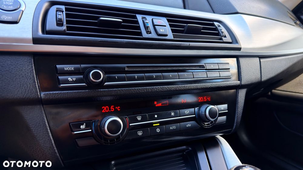 BMW Seria 5 520d Luxury Line - 16