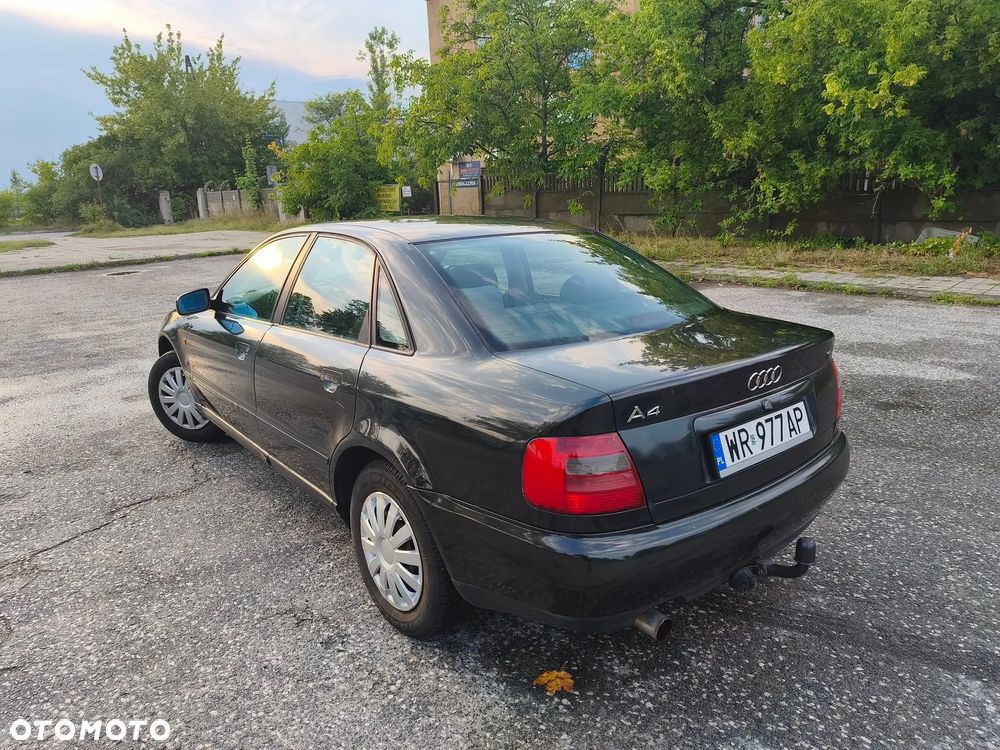 Audi A4 Limousine 1.6 - 7