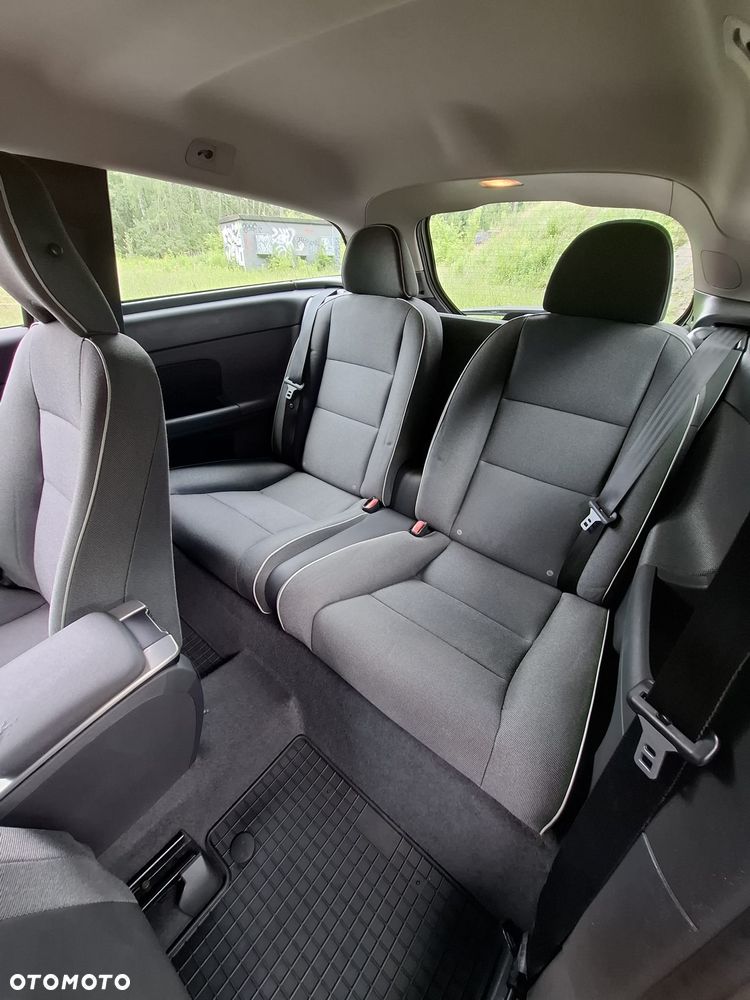 Volvo C30 1.6D - 17
