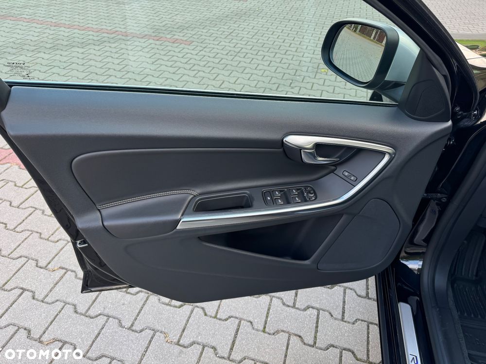 Volvo S60 D3 Summum - 40