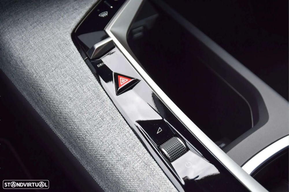 Peugeot 3008 1.2 Hybrid Allure e-DCS6 - 13