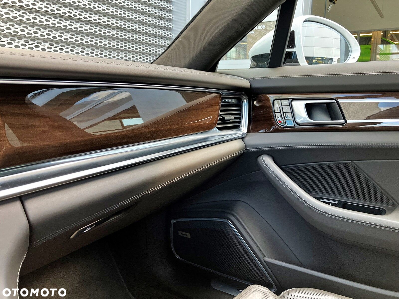 Porsche Panamera - 38