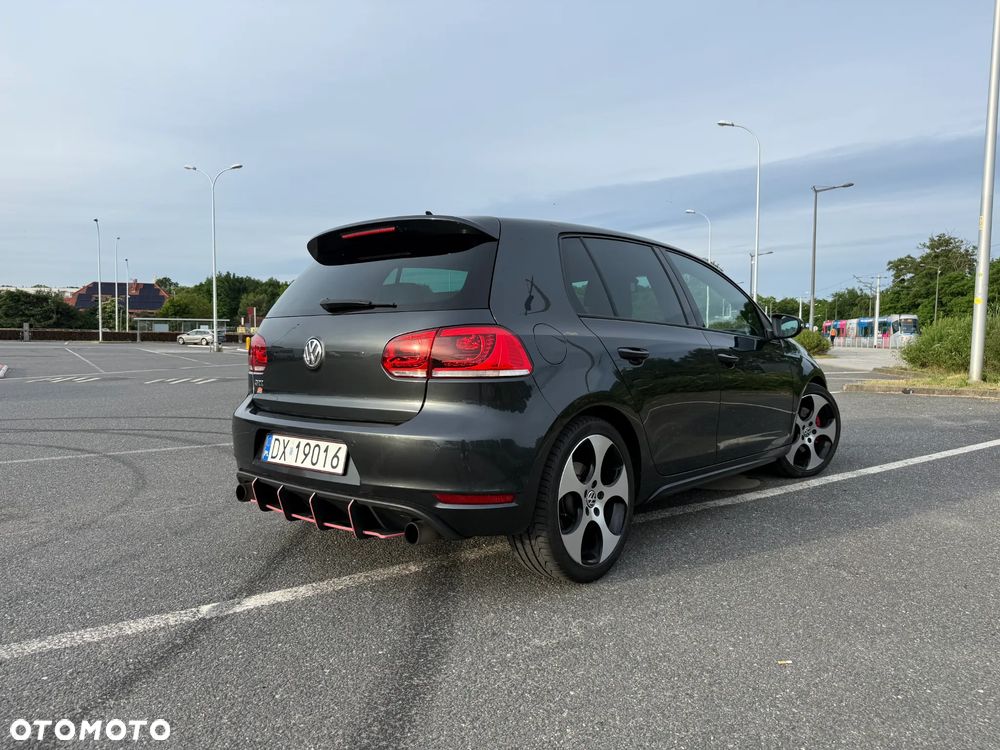 Volkswagen Golf - 4