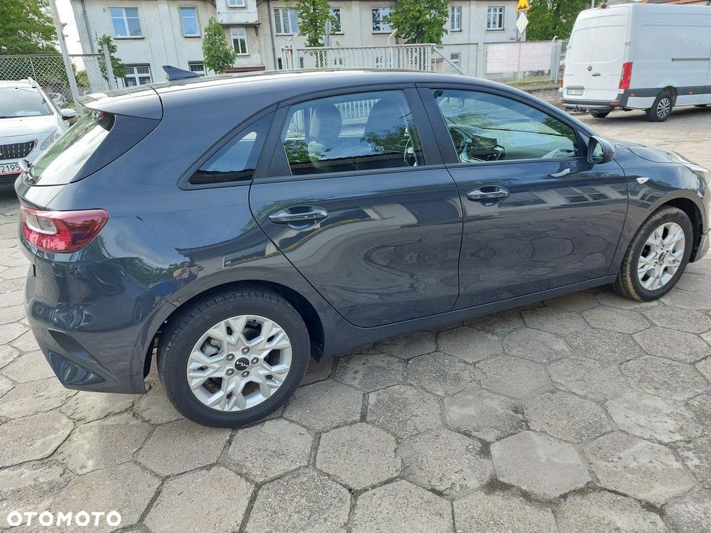 Kia Ceed - 10