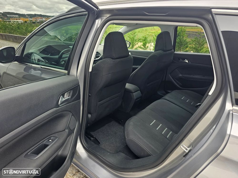 Peugeot 308 SW 1.6 e-HDi Allure J17 - 17