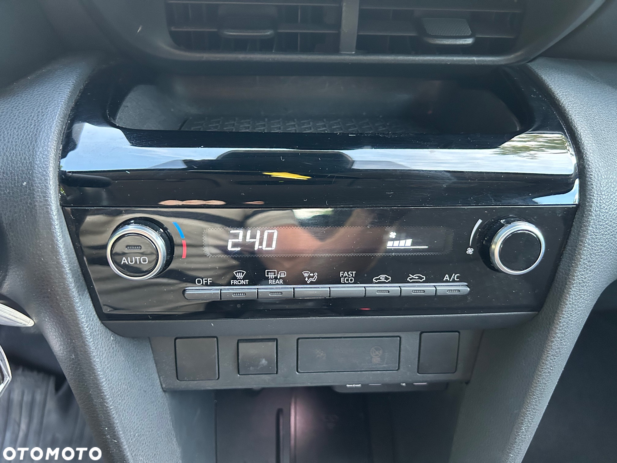 Toyota Yaris Hybrid 1.5 Comfort - 24
