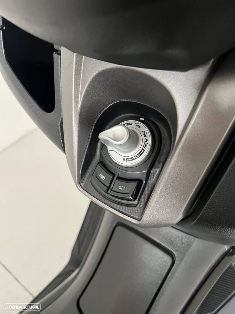 Yamaha NMAX 125 - 11