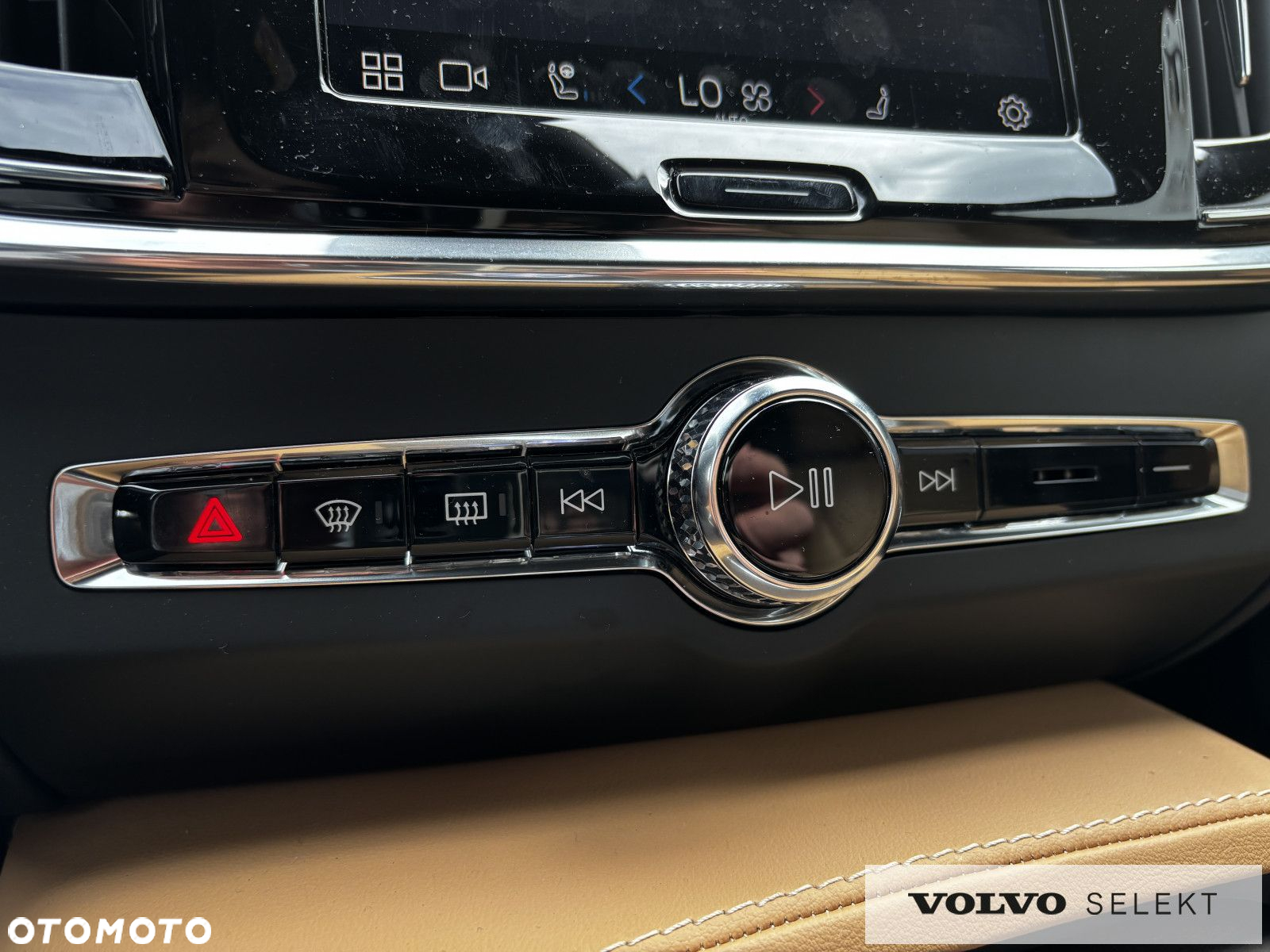 Volvo V90 Cross Country - 19