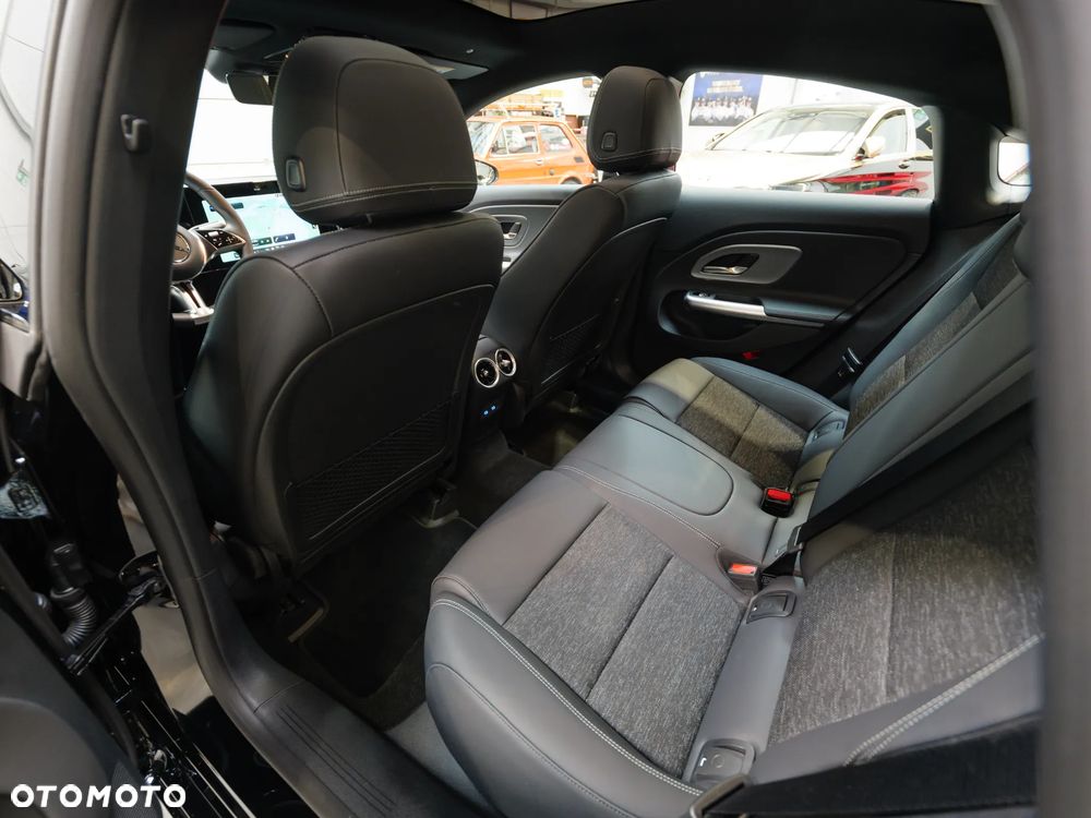 Mercedes-Benz CLA - 18