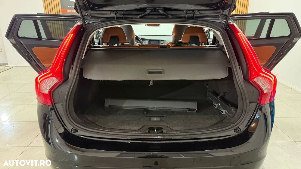 Volvo V60 D3 Momentum - 19