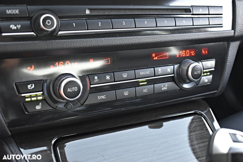 BMW Seria 5 520d Aut. Luxury Line - 32
