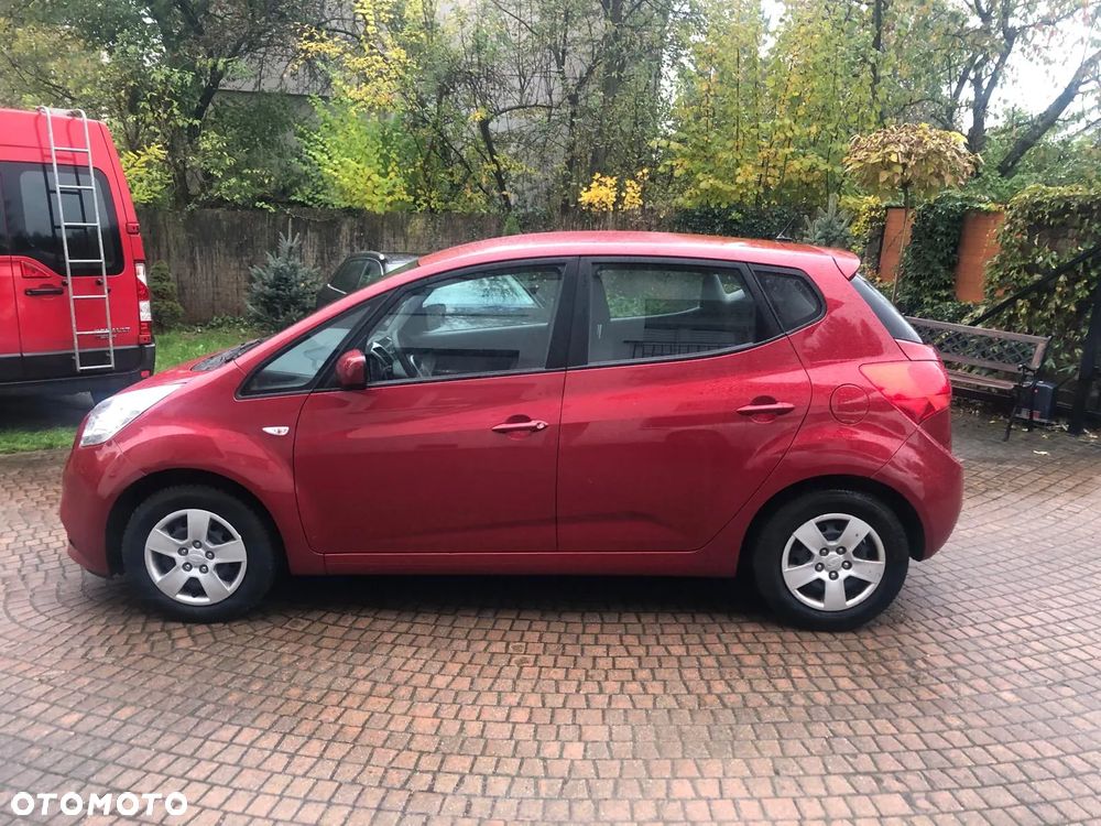 Kia Venga - 11