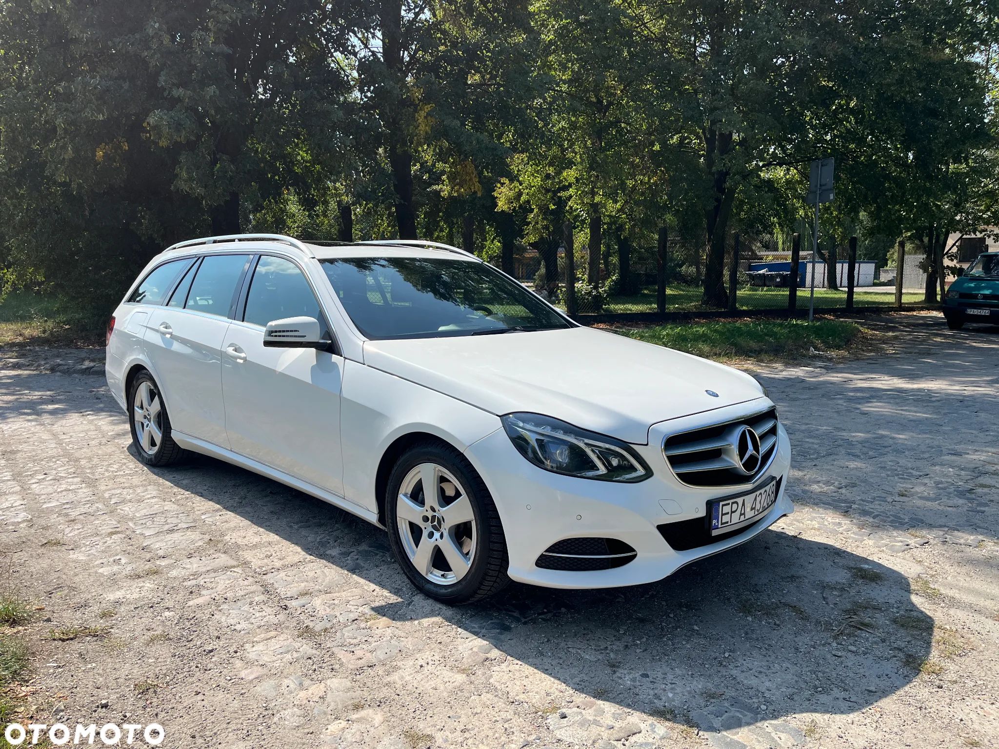 Mercedes-Benz Klasa E 200 CDI DPF BlueEFFICIENCY Automatik Elegance - 1