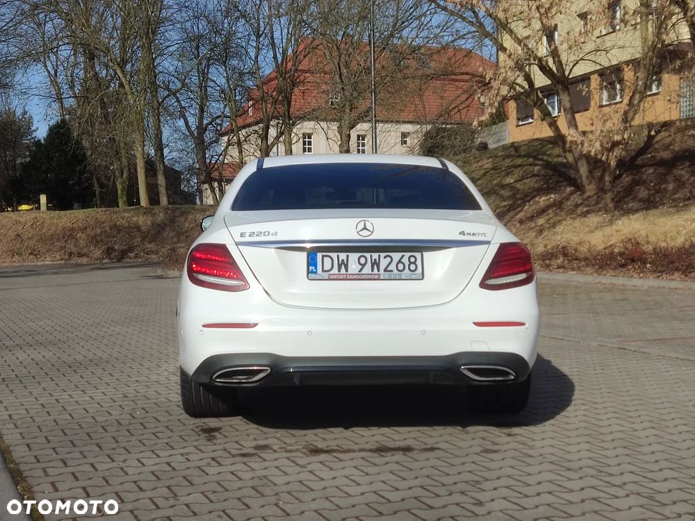 Mercedes-Benz Klasa E 220 d 4-Matic 9G-TRONIC - 10