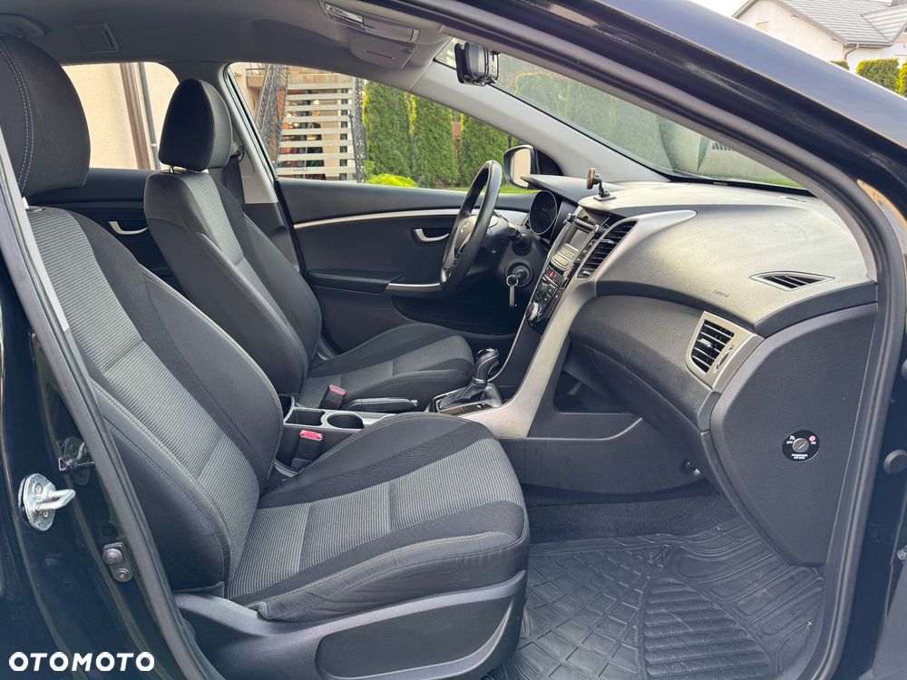 Hyundai i30 1.6 CRDi Classic + DCT - 11