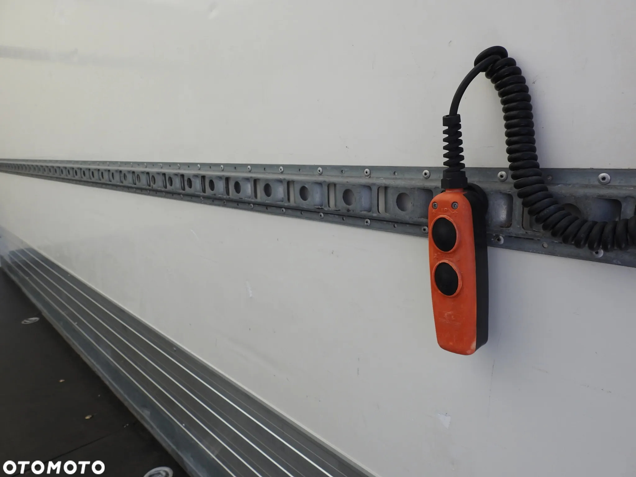 Ford TRANSIT  KONTENER WINDA 8 PALET BLIŹNIACZE KOŁA KLIMATYZACJA 130KM [ K55700 ] - 21
