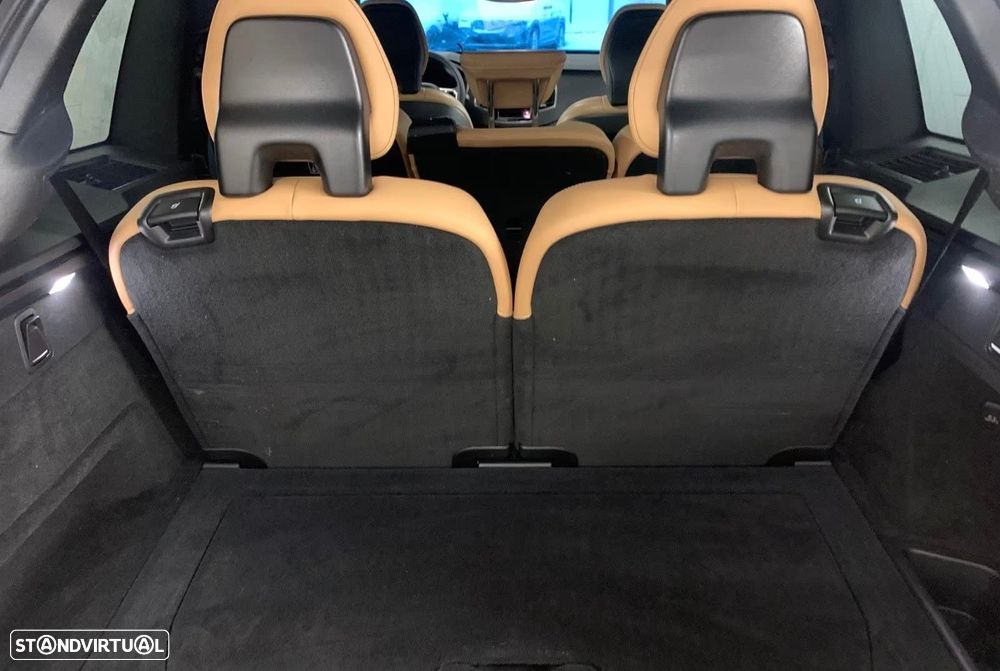 Volvo XC 90 D5 AWD Geartronic RDesign - 13
