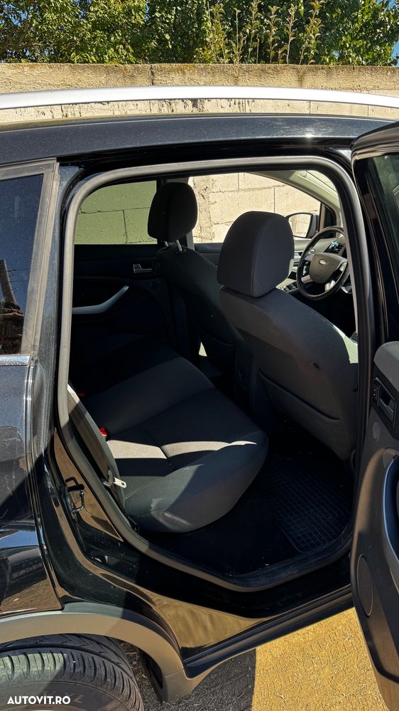 Ford Kuga - 19