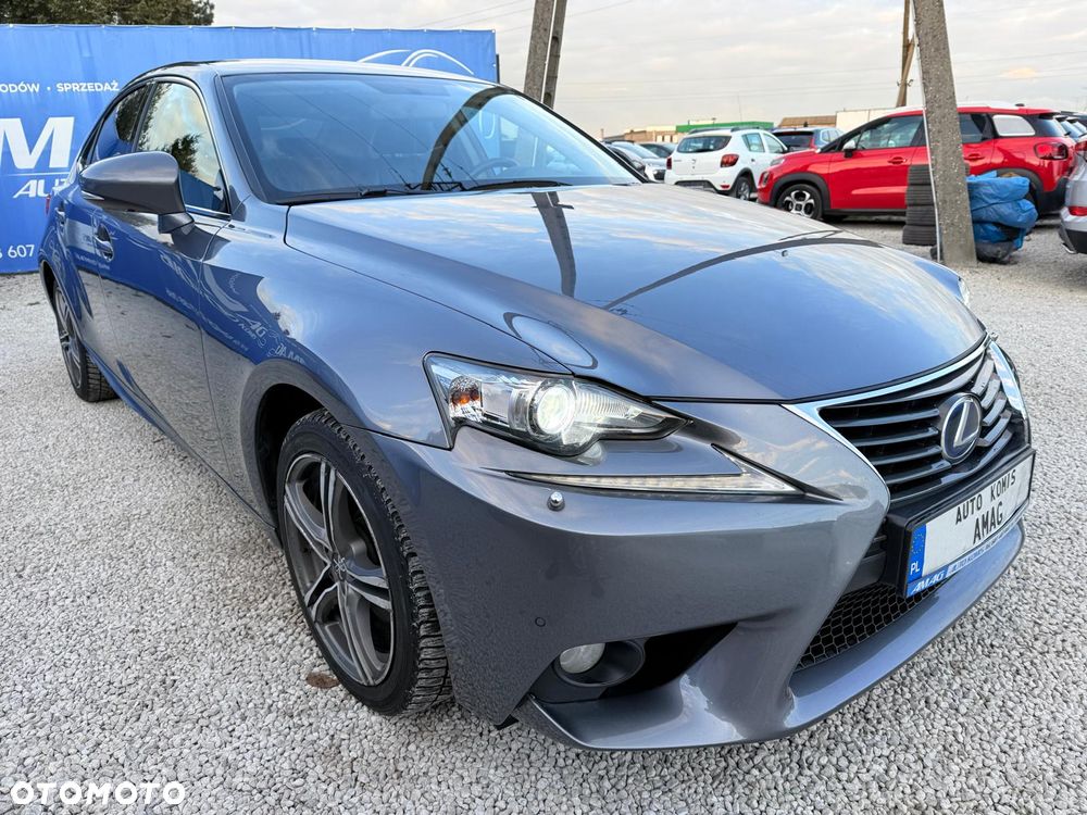 Lexus IS - 4
