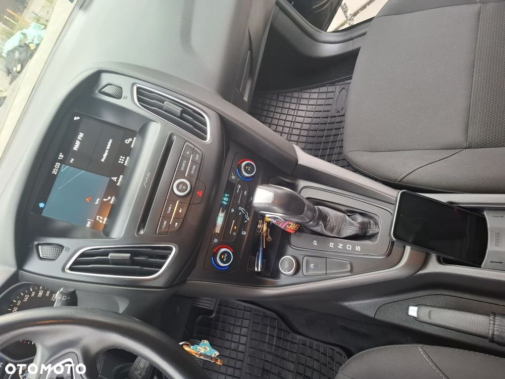 Ford Focus 1.5 TDCi SYNC Edition PowerShift - 21