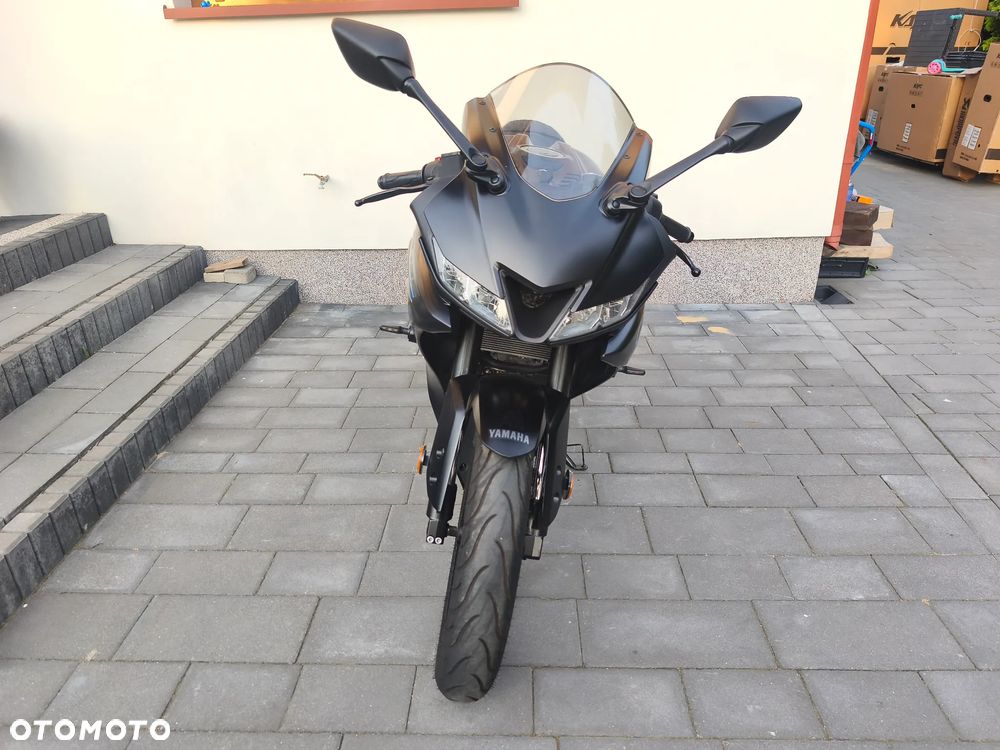 Yamaha YZF - 9