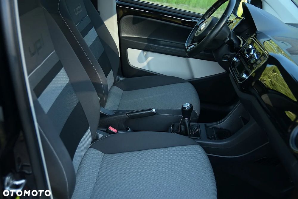 Volkswagen up! - 19