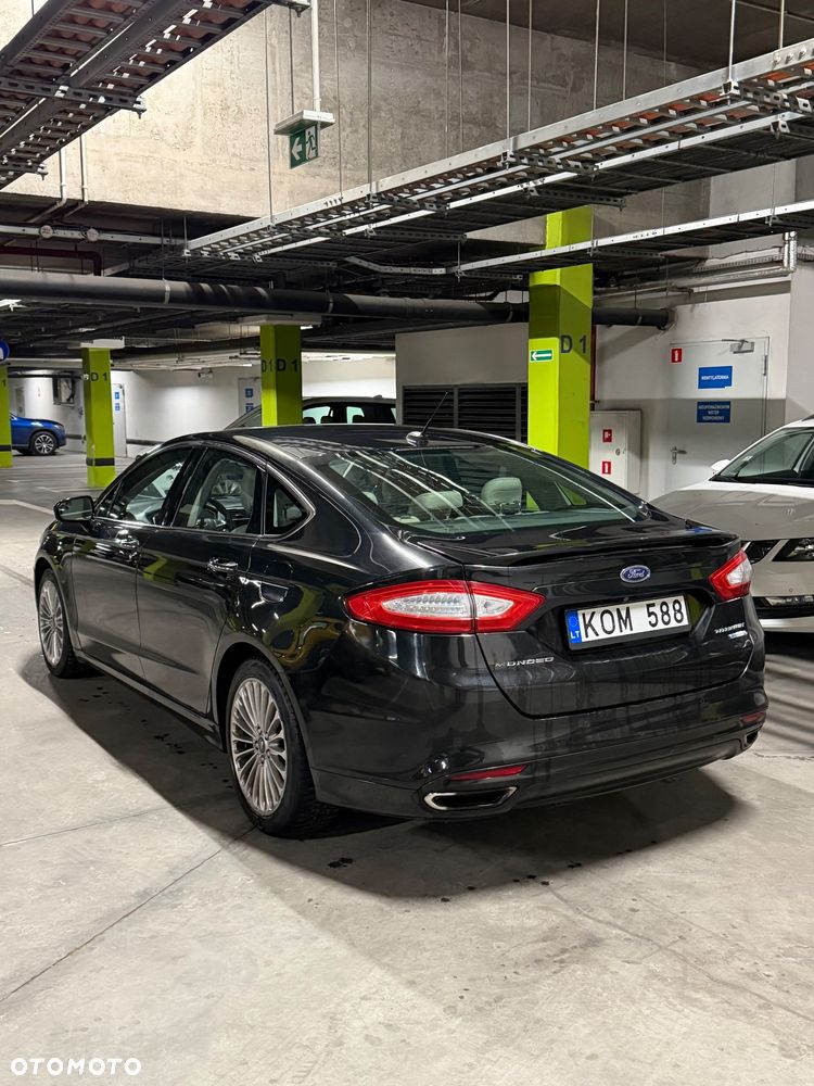 Ford Fusion - 4