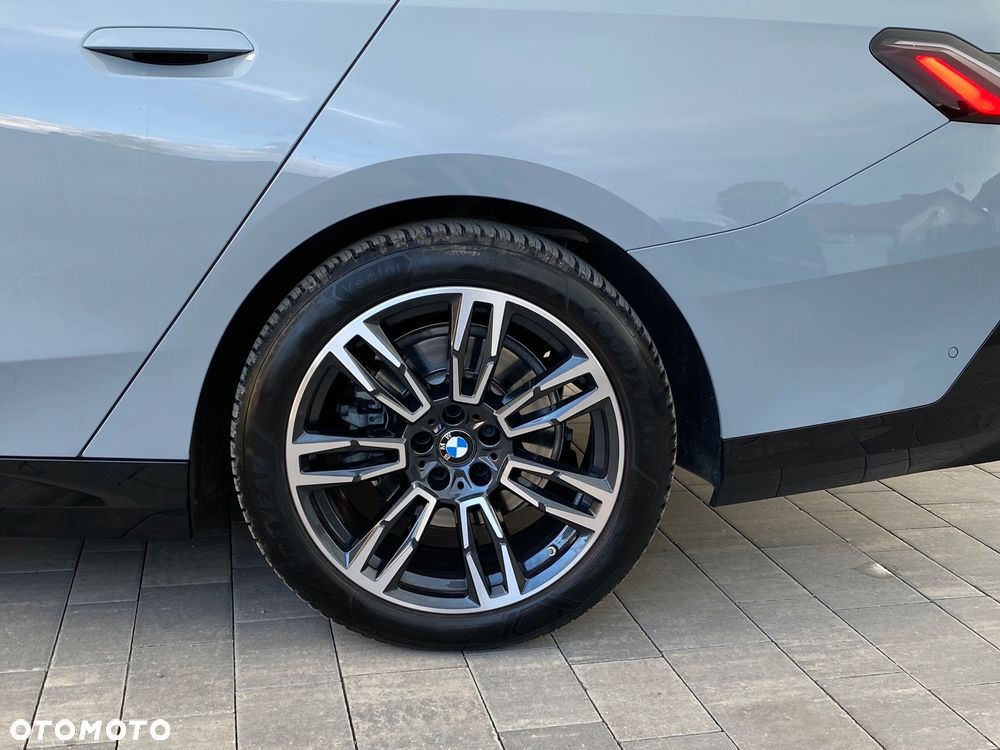 BMW Seria 5 520d xDrive mHEV M Sport - 31