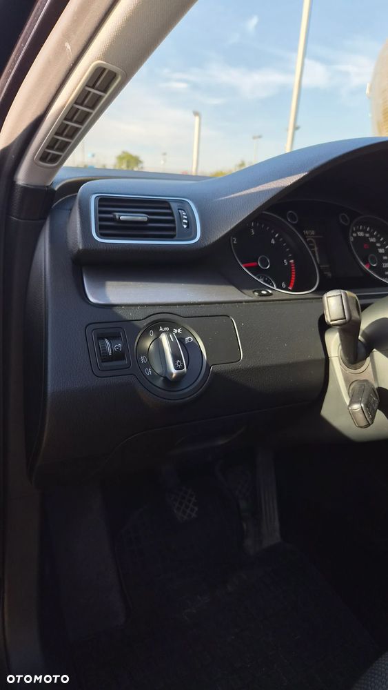 Volkswagen Passat 2.0 TDI BlueMotion Technology Comfortline - 31