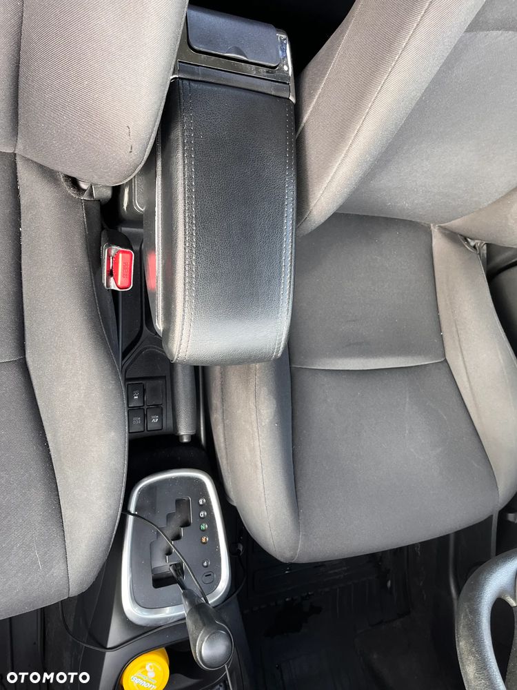 Toyota Yaris Hybrid 100 Active EU6 - 10