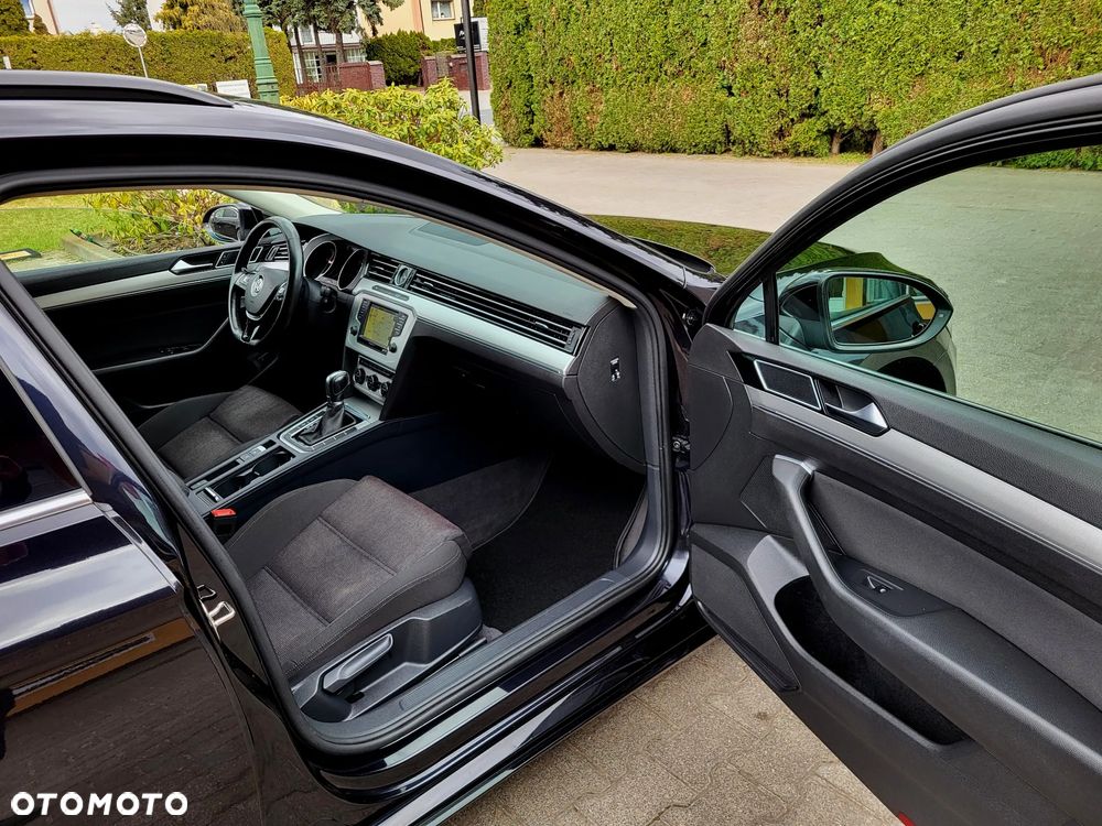 Volkswagen Passat - 18