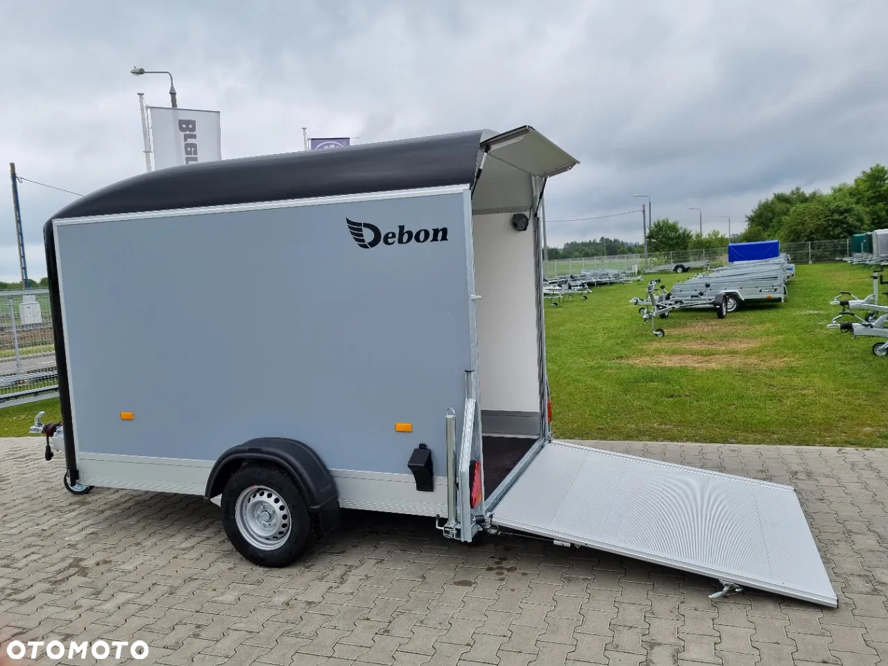 Debon Furgon C-300 PPL + drzwi boczne - 22