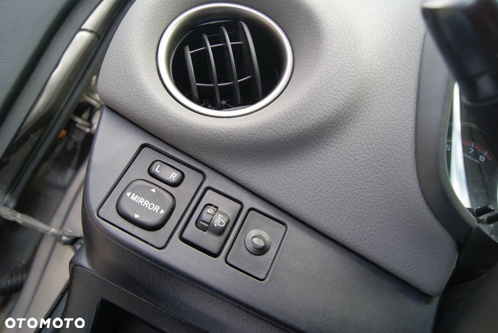 Toyota Yaris 1.33 Premium EU6 - 22